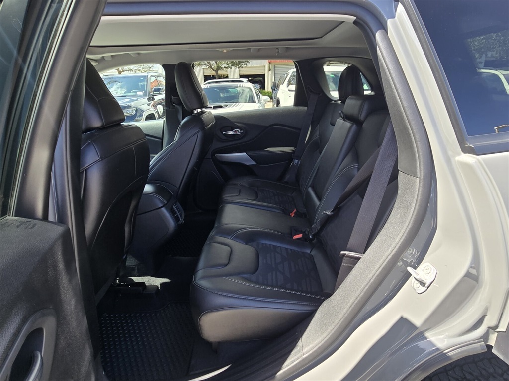 used 2022 Jeep Cherokee car, priced at $21,998