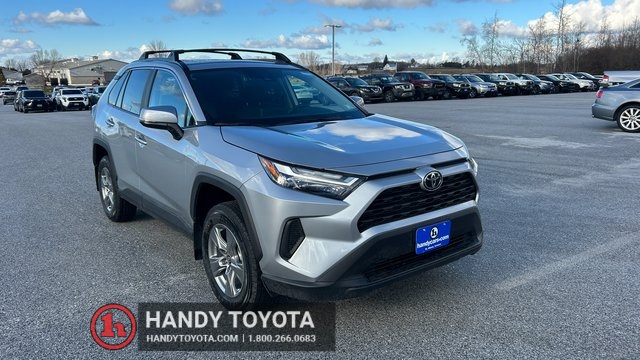 2025 Toyota RAV4 XLE's photo