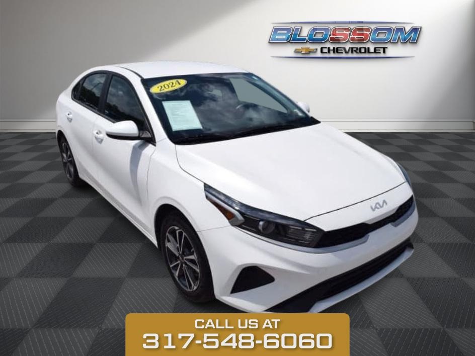 2024 Snow White Pearl Kia Forte LXS FWD Sedan