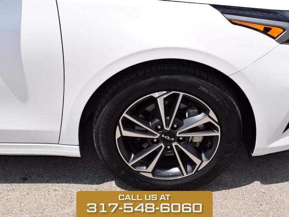 2024 Snow White Pearl Kia Forte LXS FWD Sedan