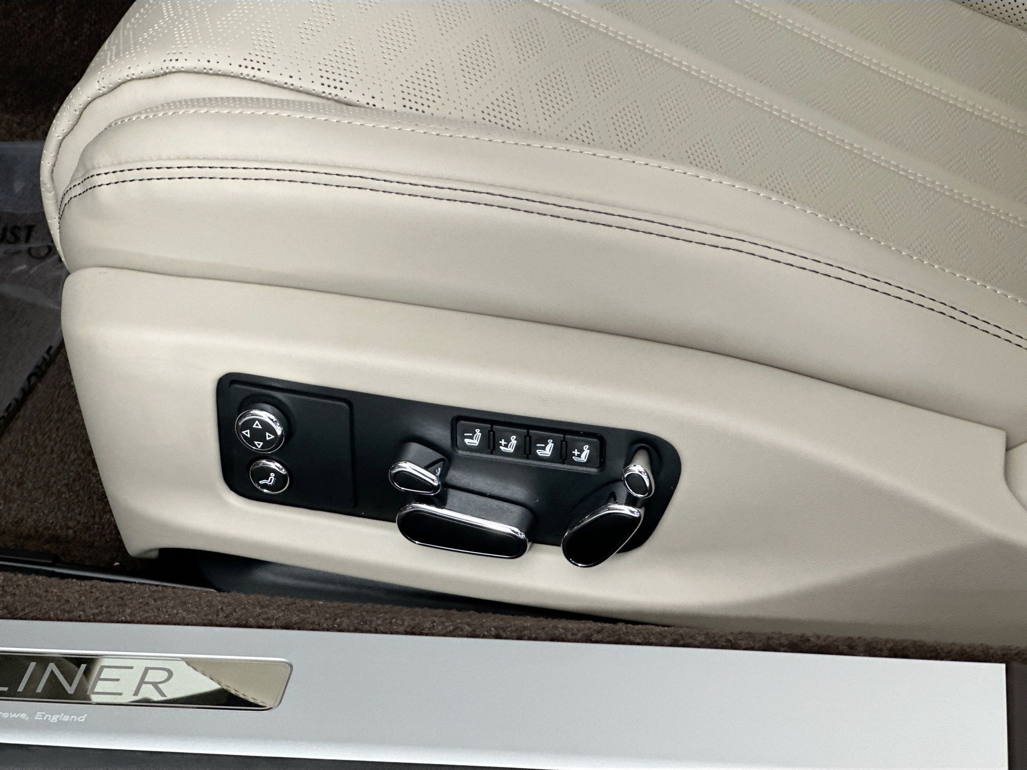 new 2026 Bentley Continental GTC car