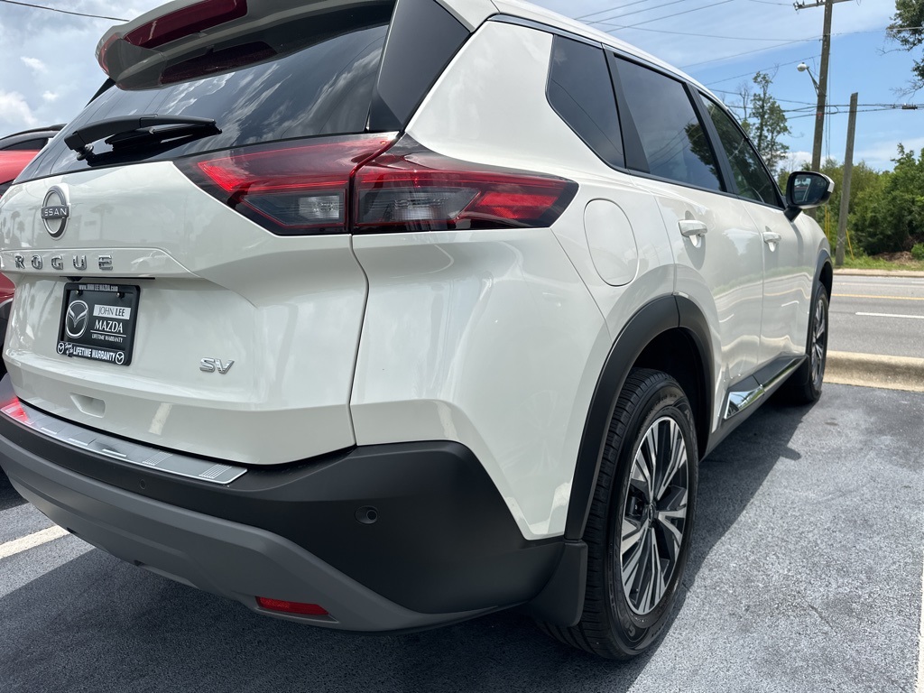 2023 Pearl White Tricoat Nissan Rogue SV FWD SUV