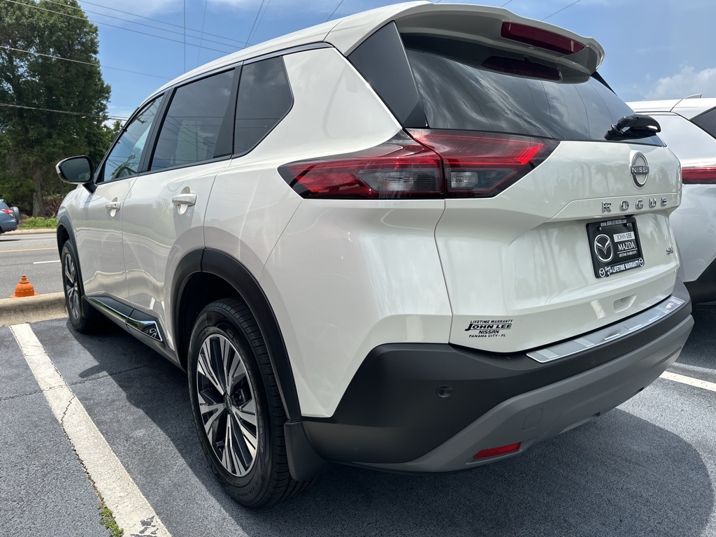 2023 Pearl White Tricoat Nissan Rogue SV FWD SUV