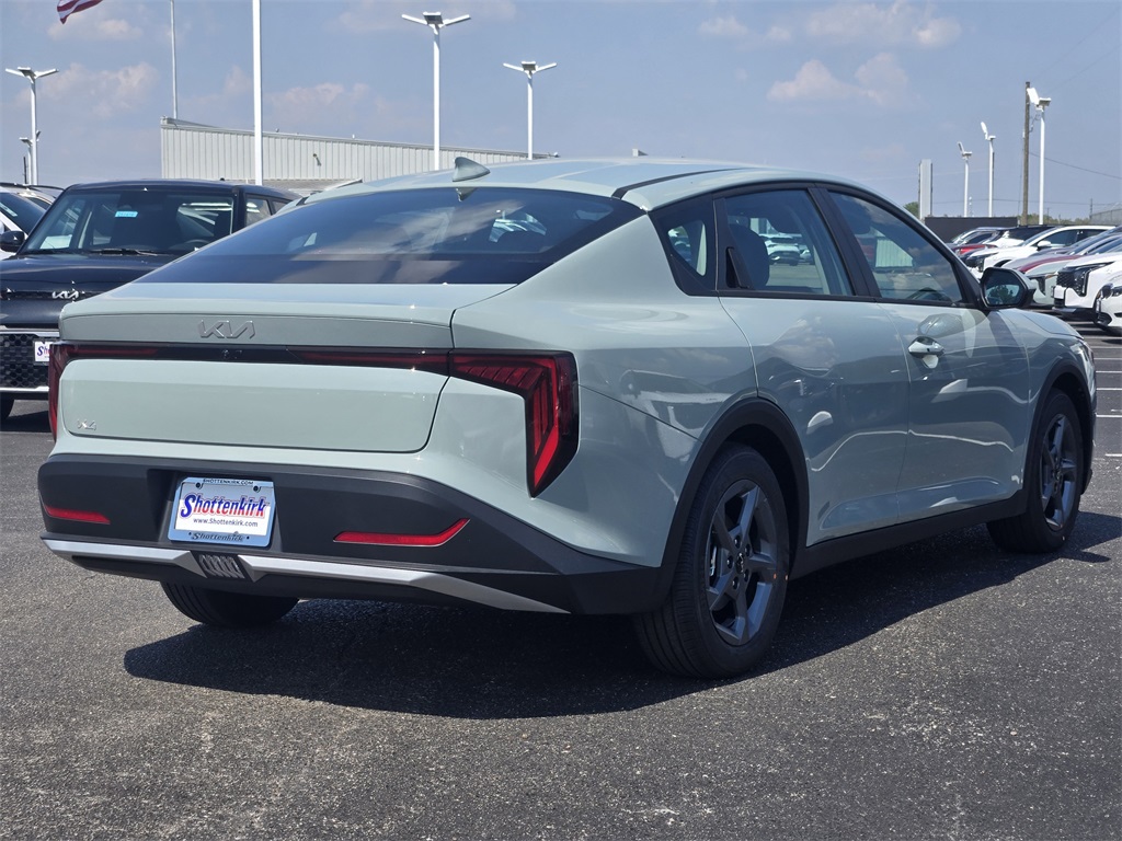 2025 Kia K4 LXS photo 4