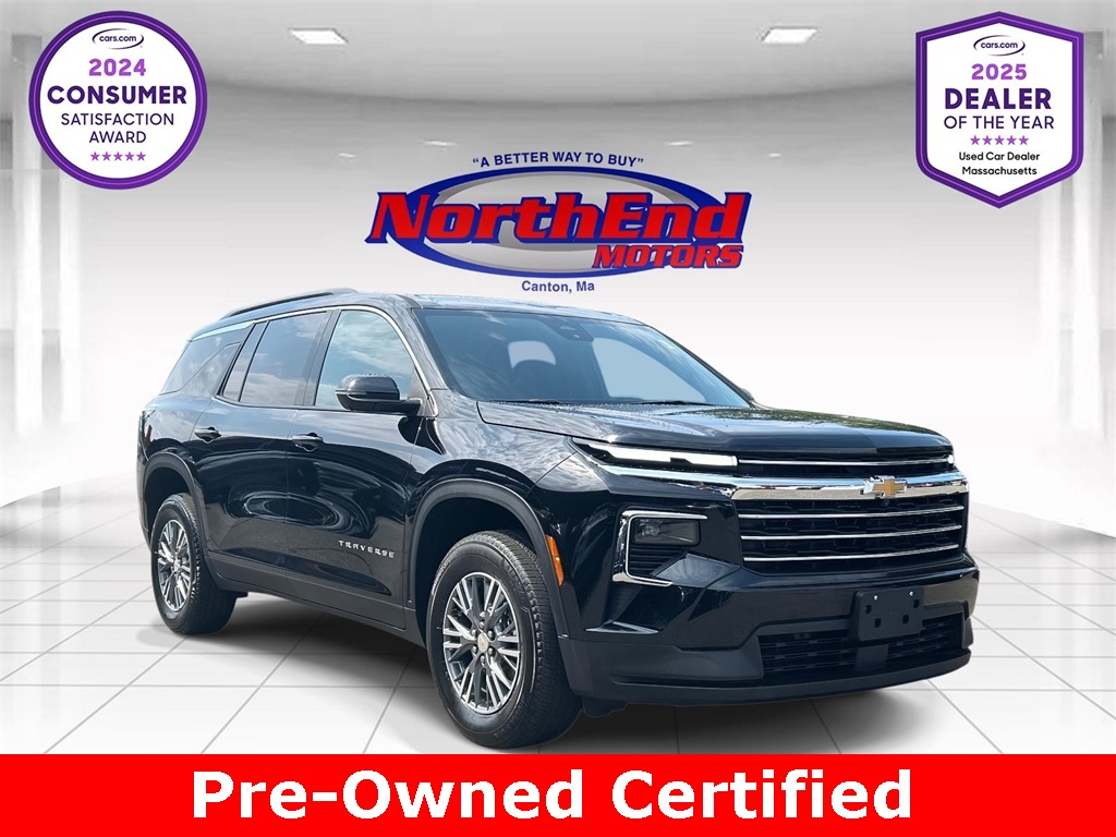 2024 Mosaic Black Metallic Chevrolet Traverse LT SUV