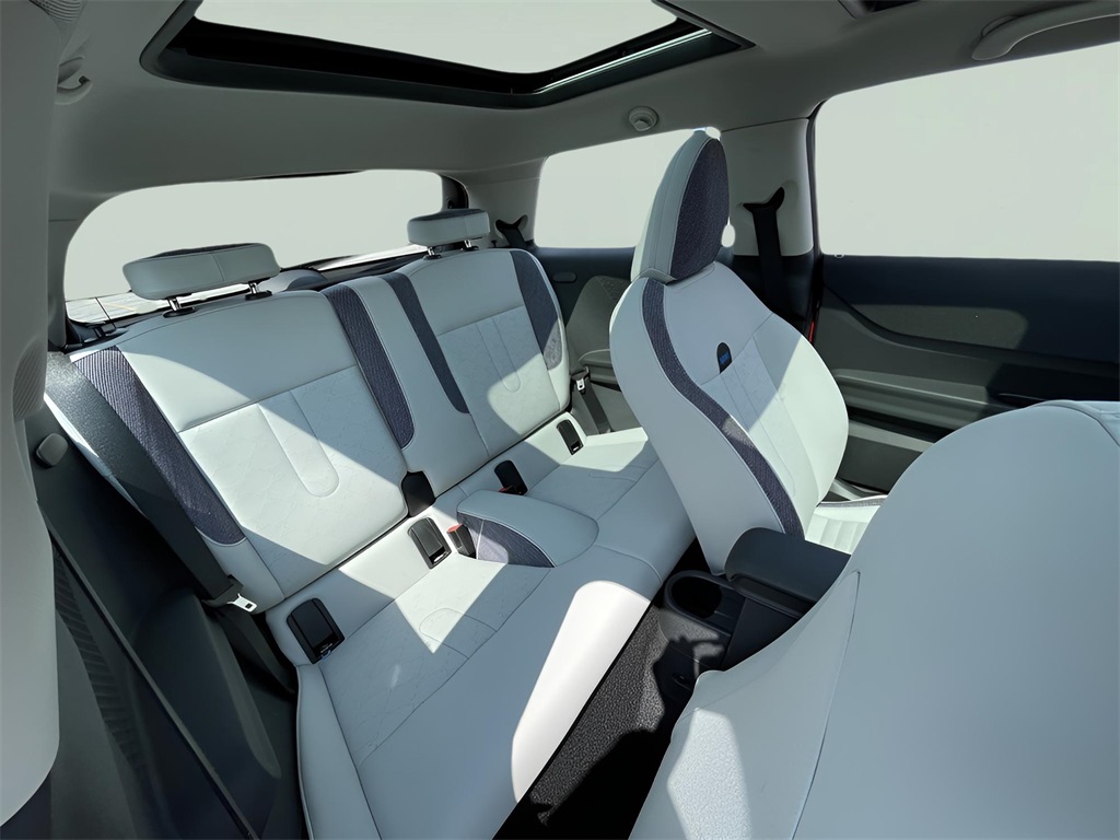 2025 Mini Cooper 2 Door Hardtop S photo 2