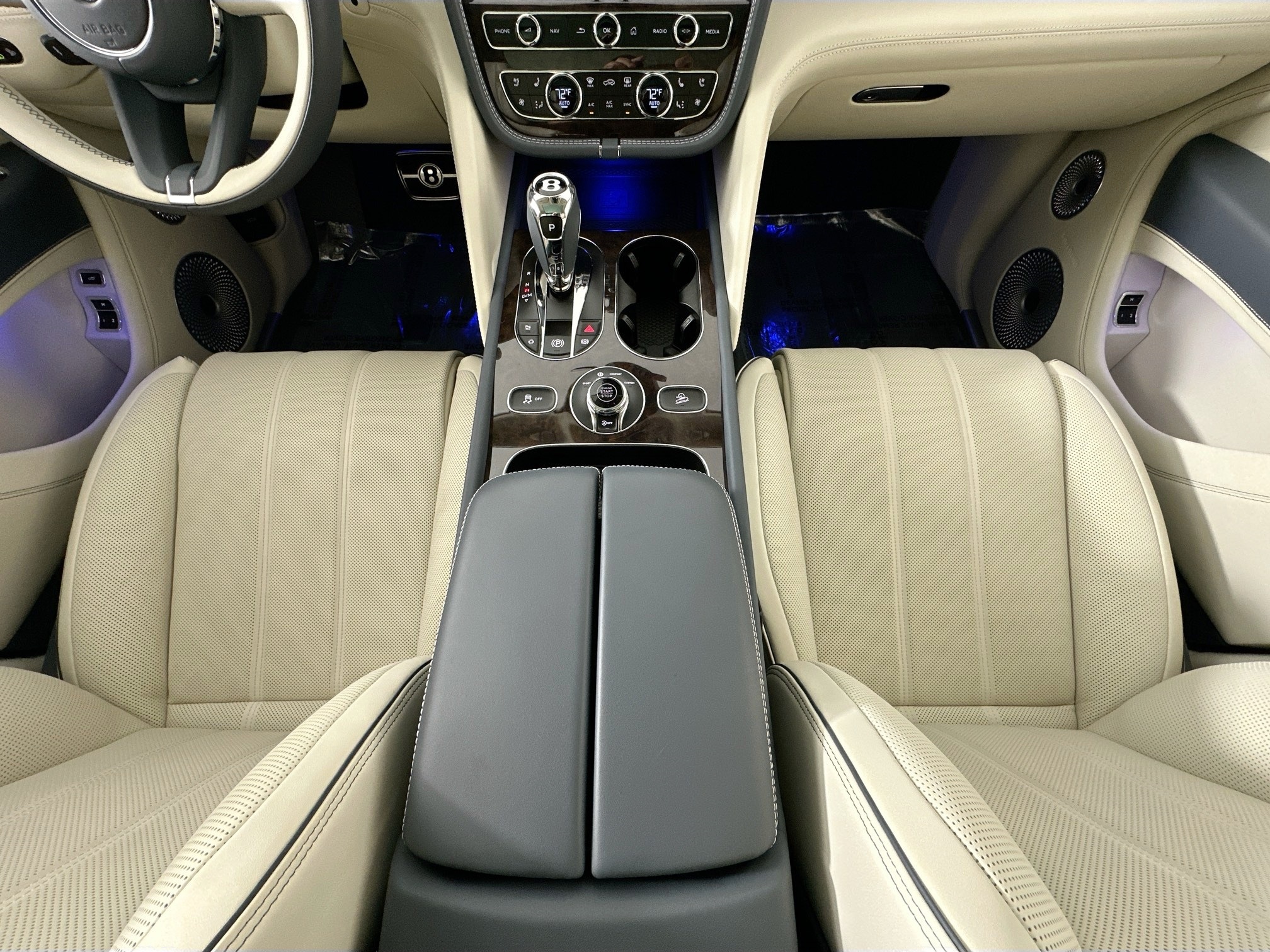 new 2025 Bentley Bentayga car