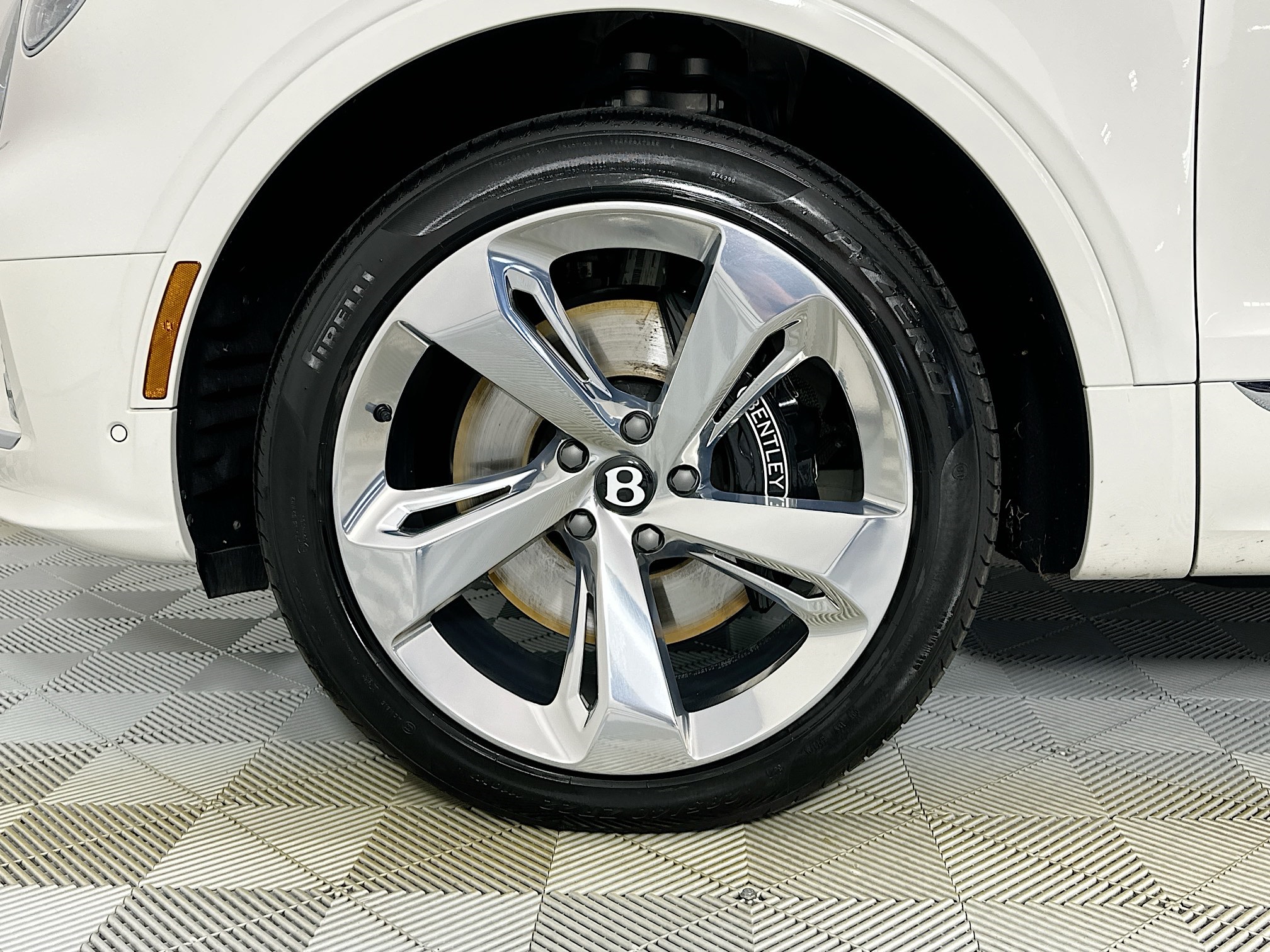 new 2025 Bentley Bentayga car