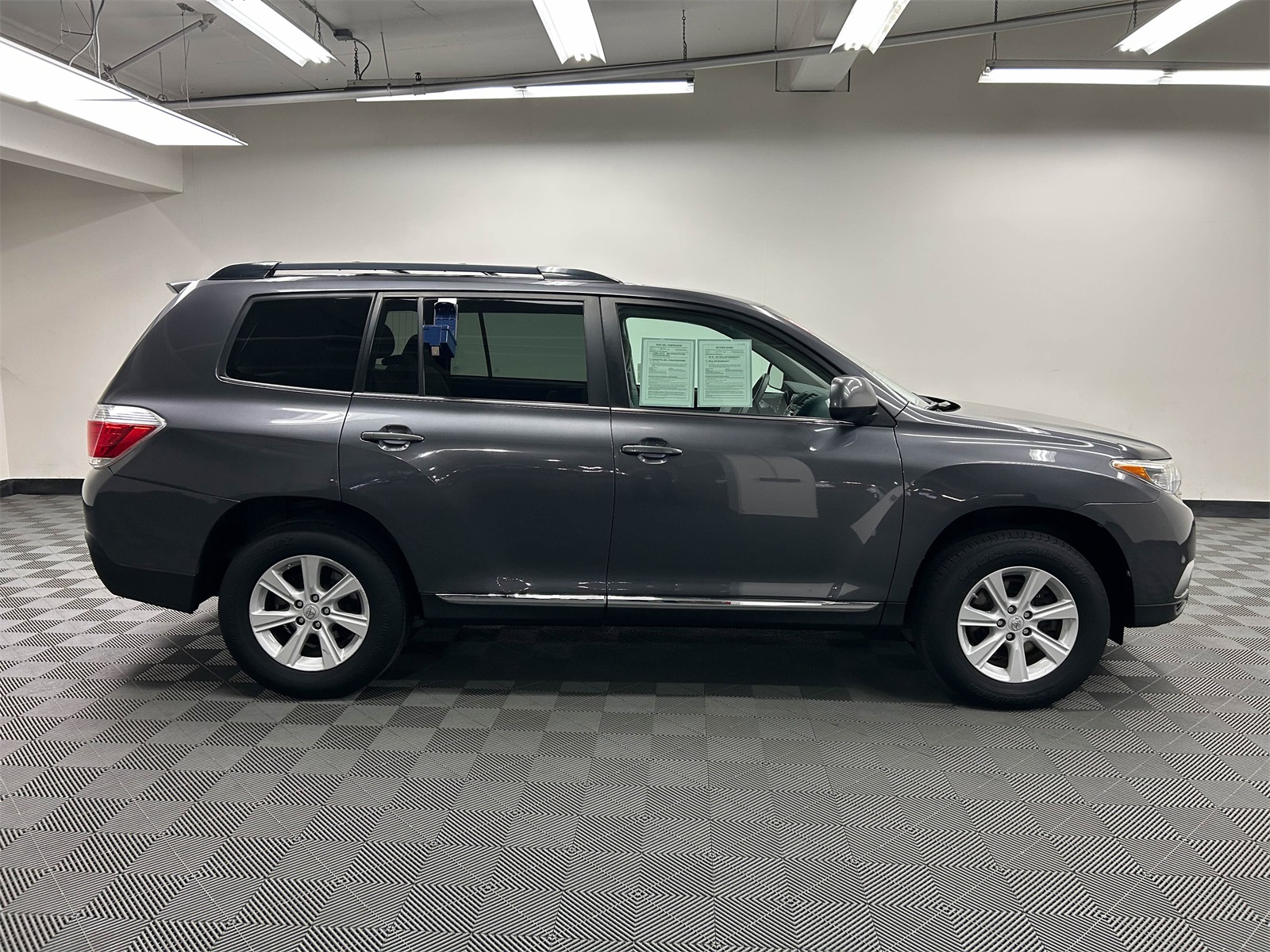 used 2013 Toyota Highlander car, priced at $14,788