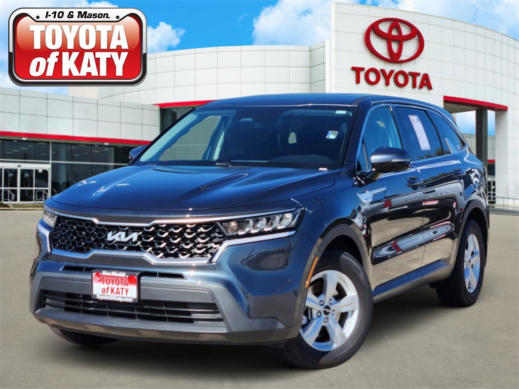 2022 Kia Sorento LX's photo