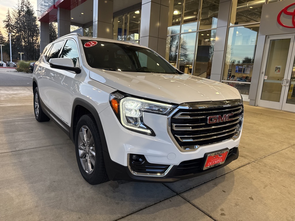 2024 GMC Terrain SLT's photo