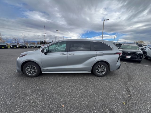2021 Toyota Sienna XLE