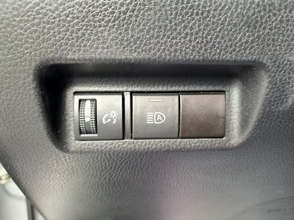 2021 Toyota RAV4 LE SUV FWD 13