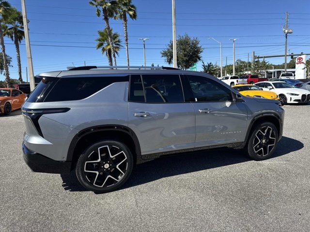 Used 2025 Chevrolet Traverse SUV