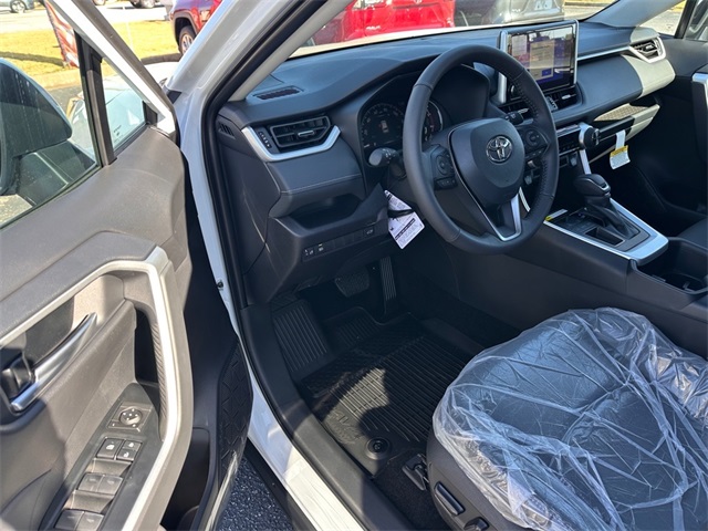 2025 Toyota RAV4 XLE Premium photo 4
