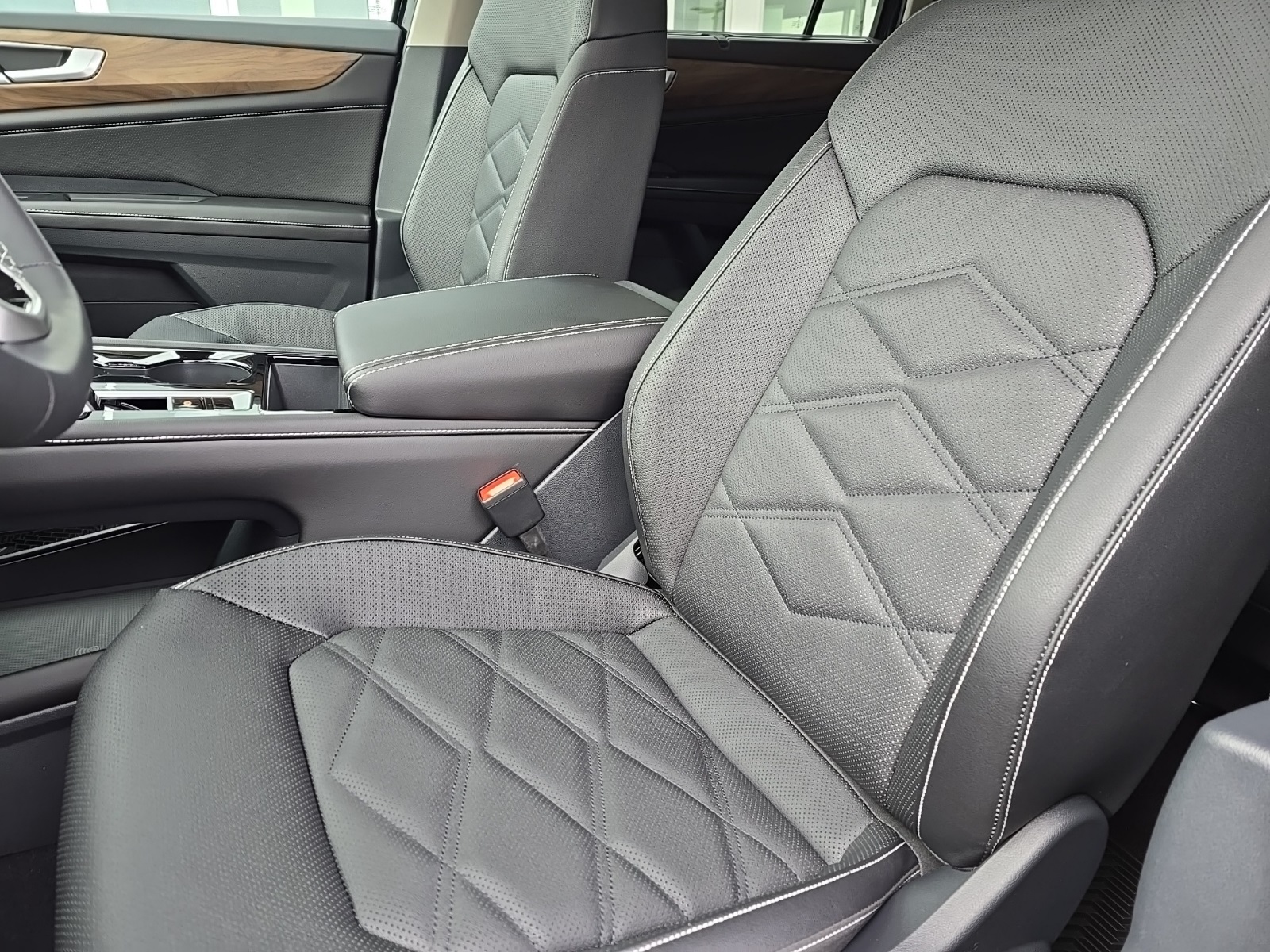 new 2026 Volkswagen Atlas car, priced at $45,949