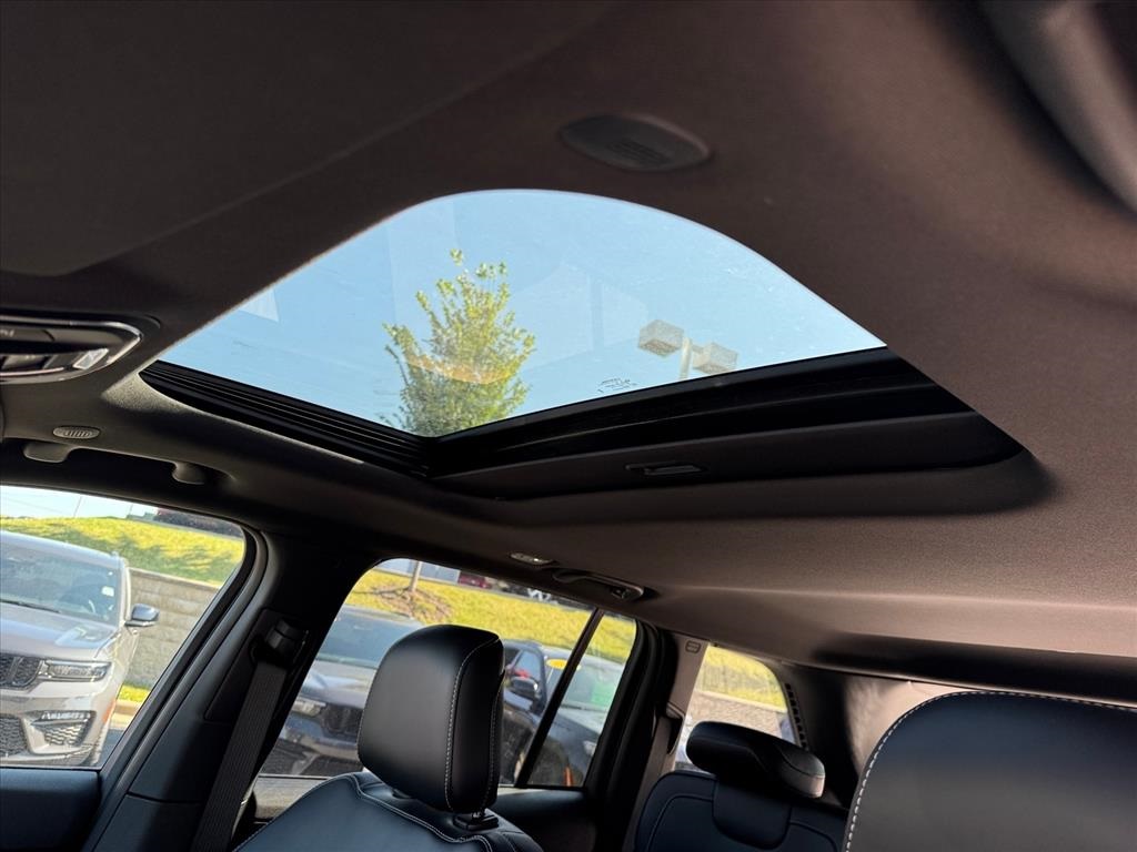 2025 Jeep Grand Cherokee Altitude X photo 3