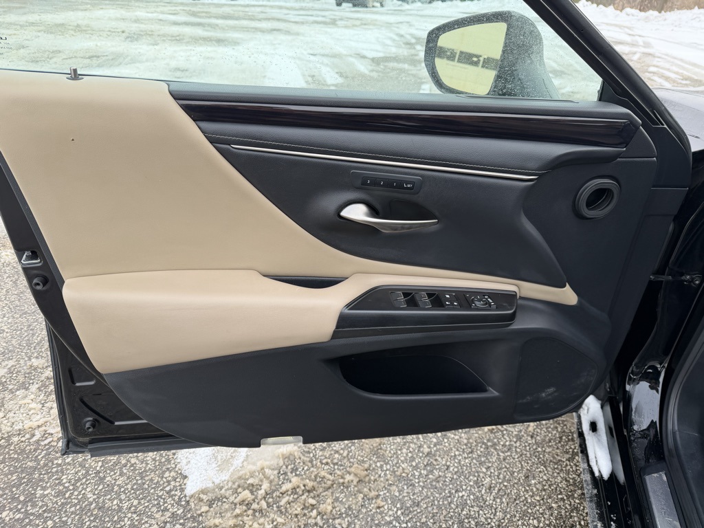 used 2021 Lexus ES car, priced at $26,903