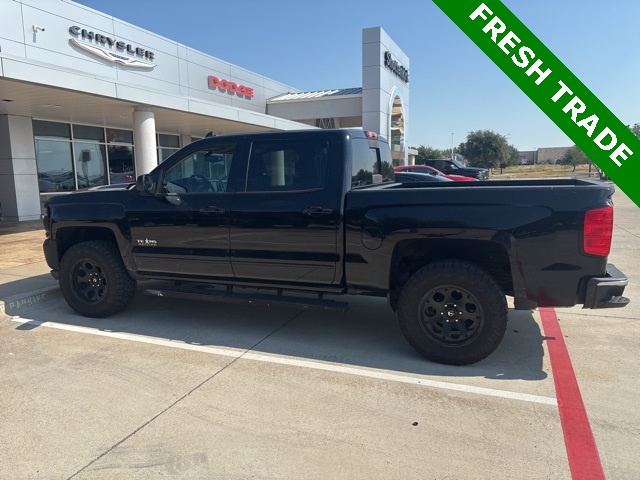 2017 Chevrolet Silverado 1500 LT photo 3