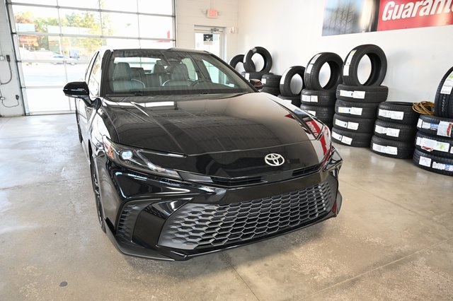 2026 Toyota Camry SE photo 3