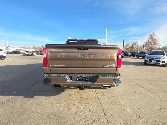 2019 Chevrolet Silverado 1500 High Country photo 3