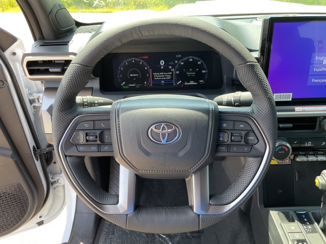 2025 Toyota Tacoma TRD Sport 4x4 Double Cab photo 16