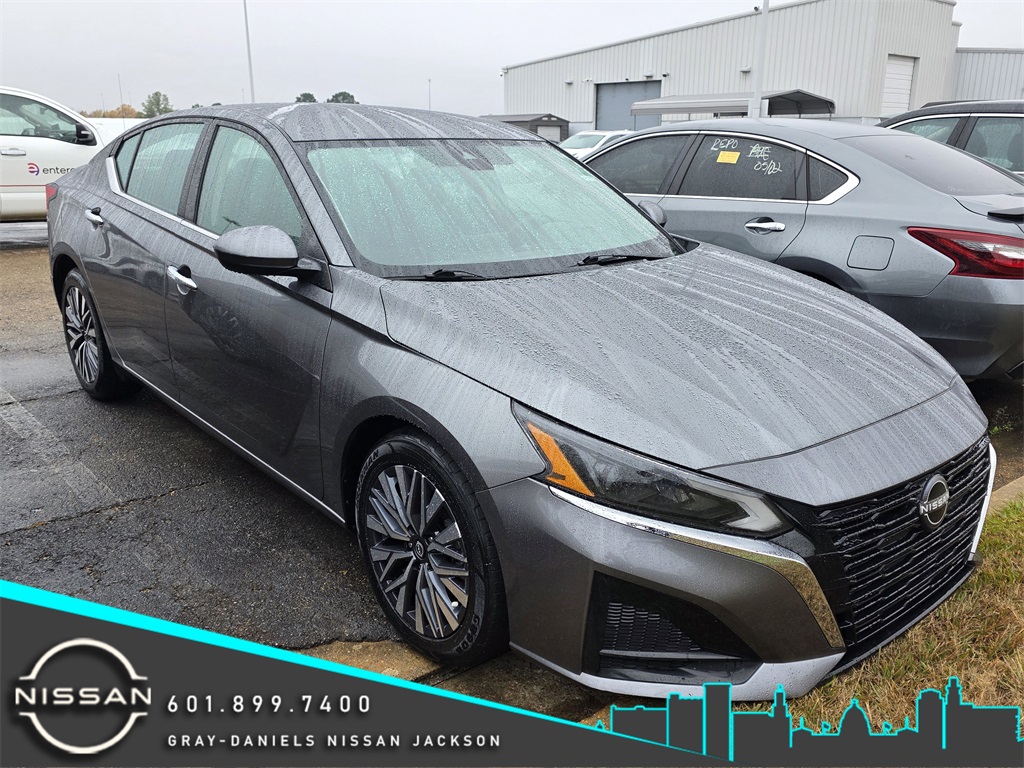 2023 Nissan Altima SV's photo