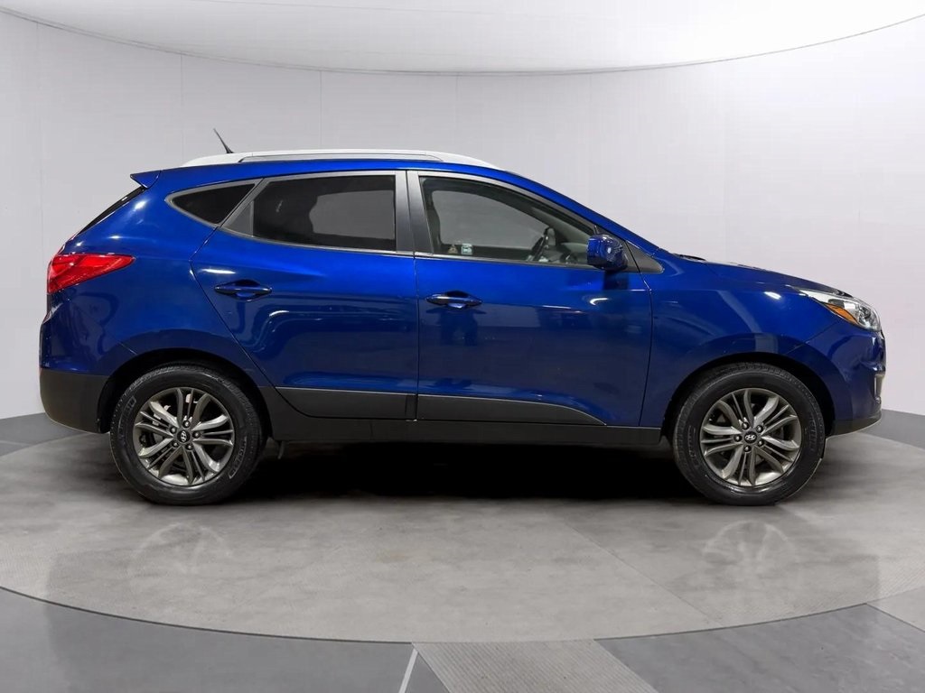 2014 Hyundai Tucson SE photo 2