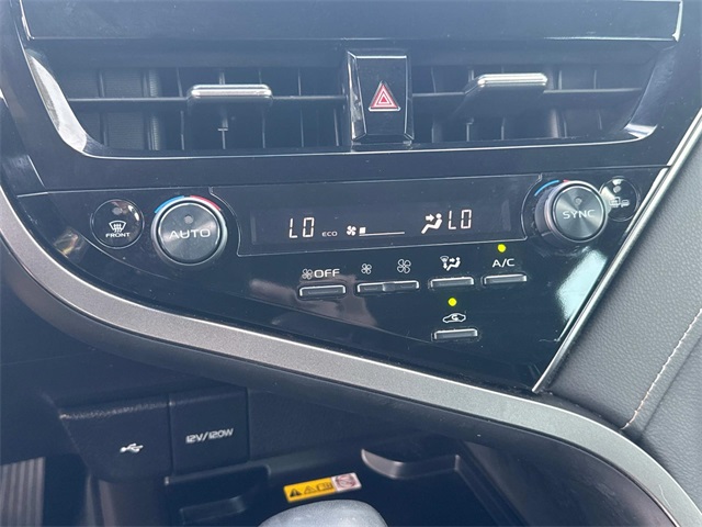 2022 Toyota Camry XSE photo 19