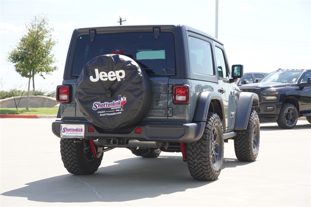 2025 Jeep Wrangler Willys photo 8