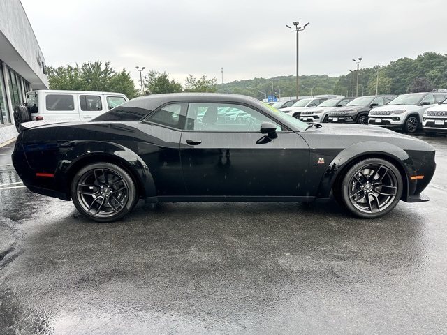 2022 Pitch Black Clearcoat Dodge Challenger R/T Scat Pack Widebody RWD Coupe