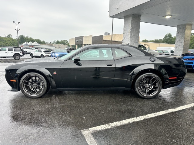 2022 Pitch Black Clearcoat Dodge Challenger R/T Scat Pack Widebody RWD Coupe