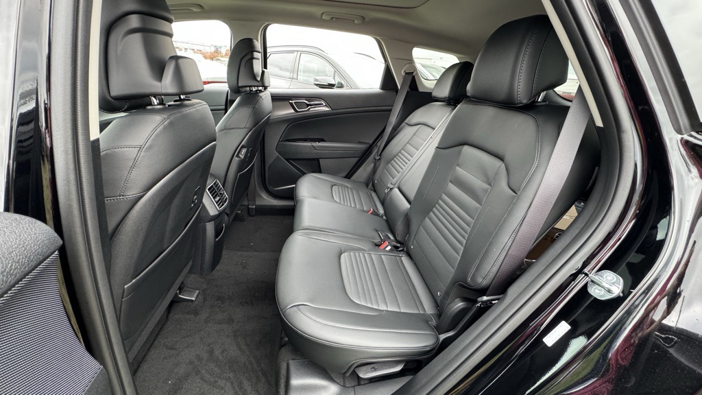 New 2025 Kia Sportage Sport Utility