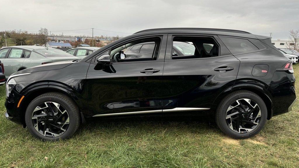 New 2025 Kia Sportage Sport Utility