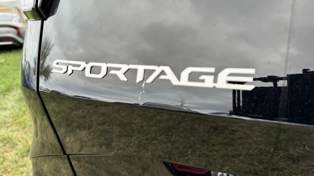 New 2025 Kia Sportage Sport Utility