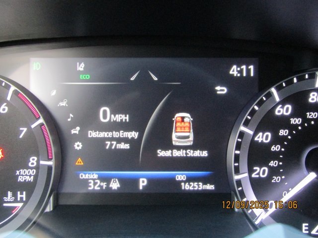 used 2023 Toyota Highlander car, priced at $38,999