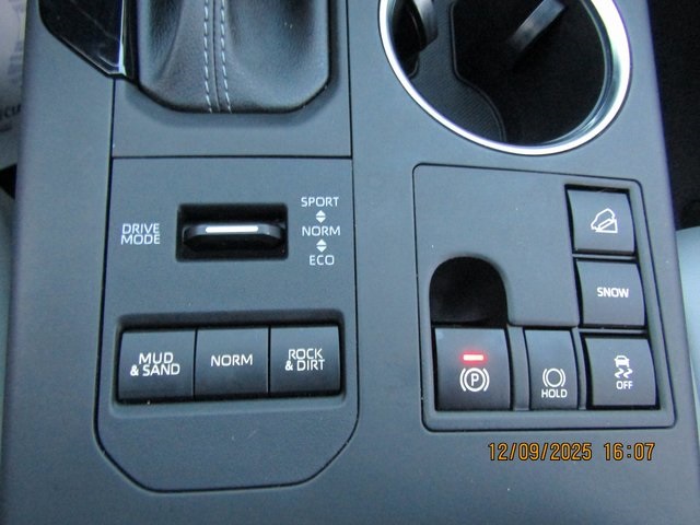 used 2023 Toyota Highlander car, priced at $38,999