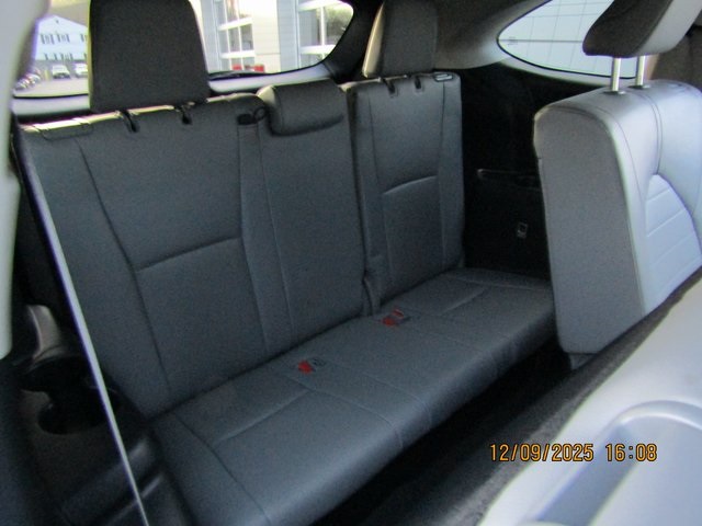 used 2023 Toyota Highlander car, priced at $38,999