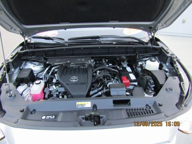 used 2023 Toyota Highlander car, priced at $38,999