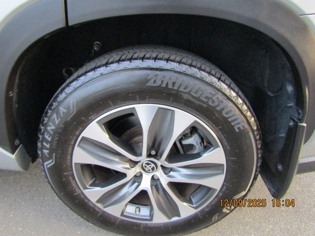 used 2023 Toyota Highlander car, priced at $38,999