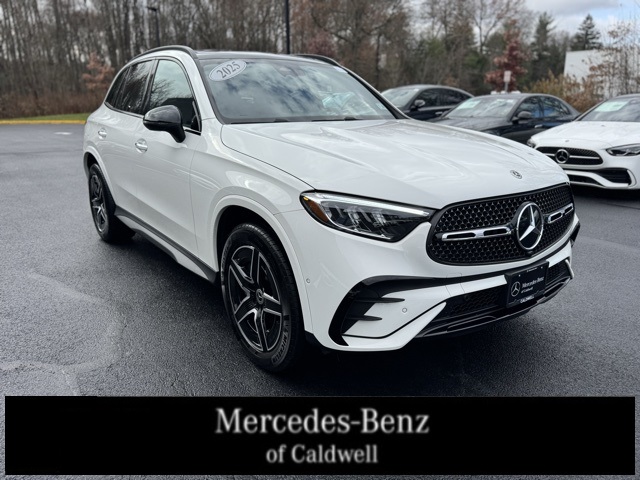 2025 Mercedes-Benz GLC Base's photo