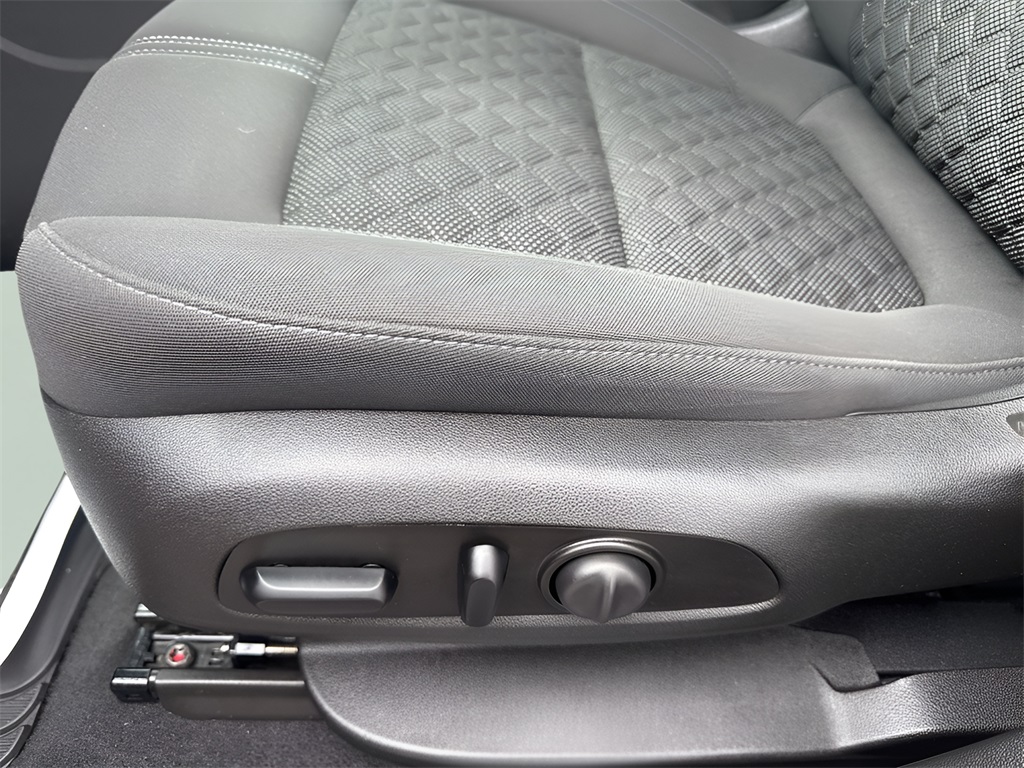 2021 Chevrolet Blazer 2LT photo 2