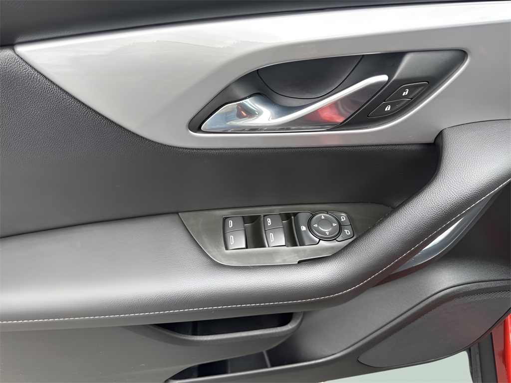 2021 Chevrolet Blazer 2LT photo 3