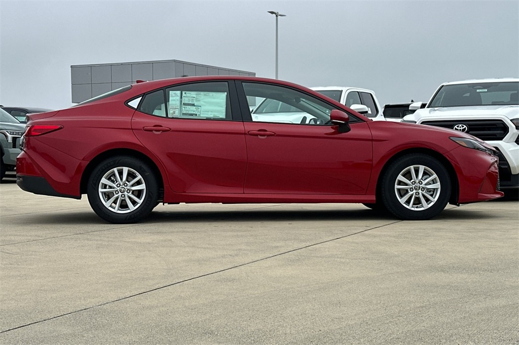 2025 Toyota Camry LE photo 3