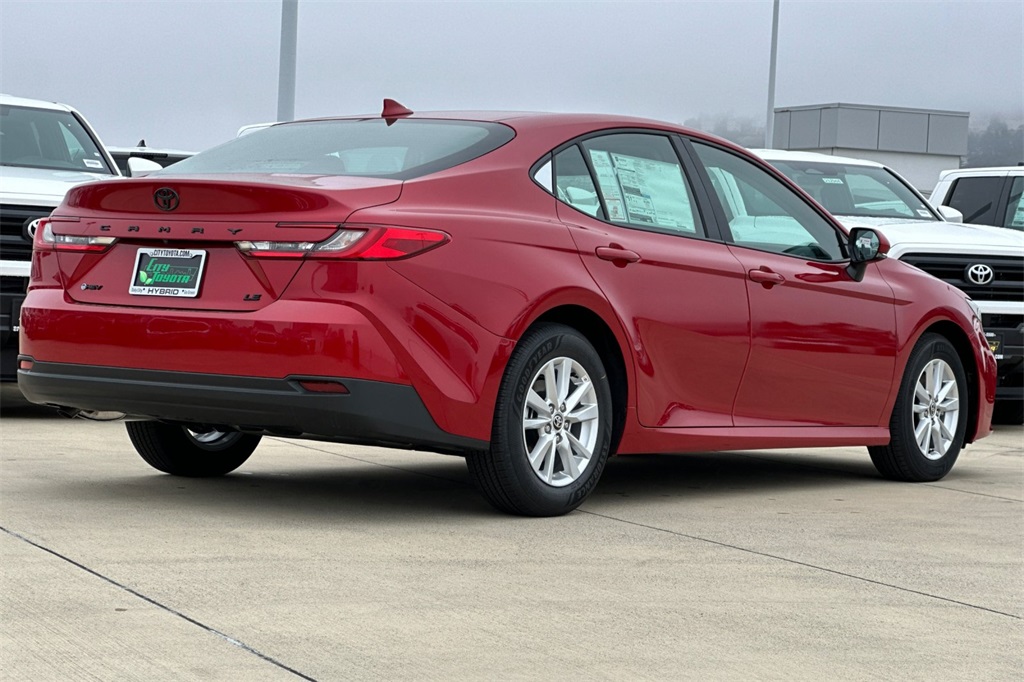 2025 Toyota Camry LE photo 4