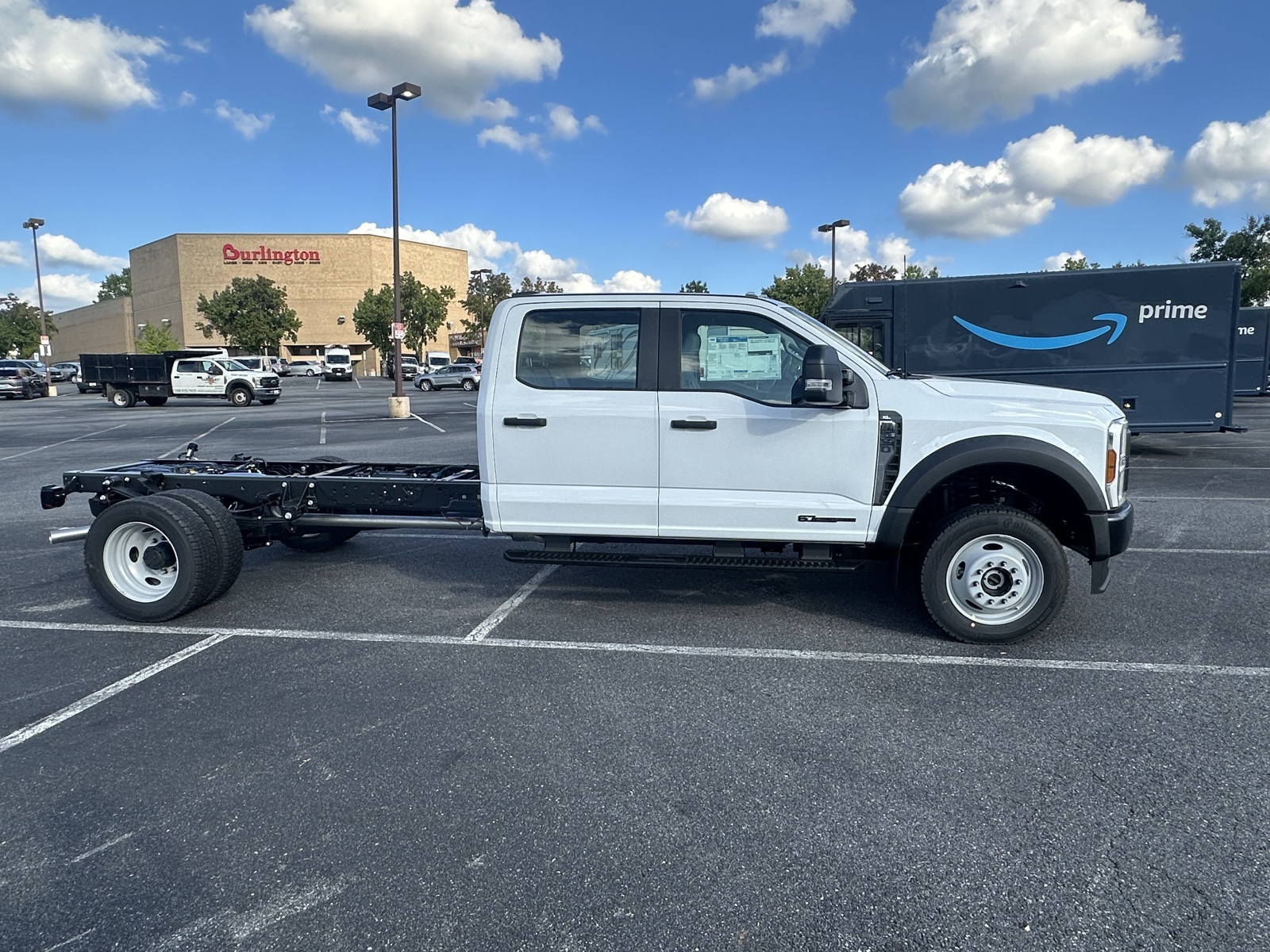 2024 Ford F-550 photo 2