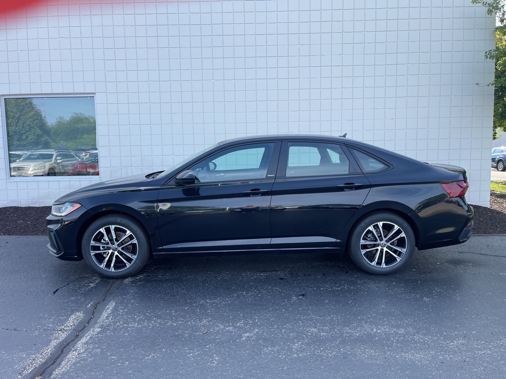 2025 Volkswagen Jetta 1.5T Sport photo 2