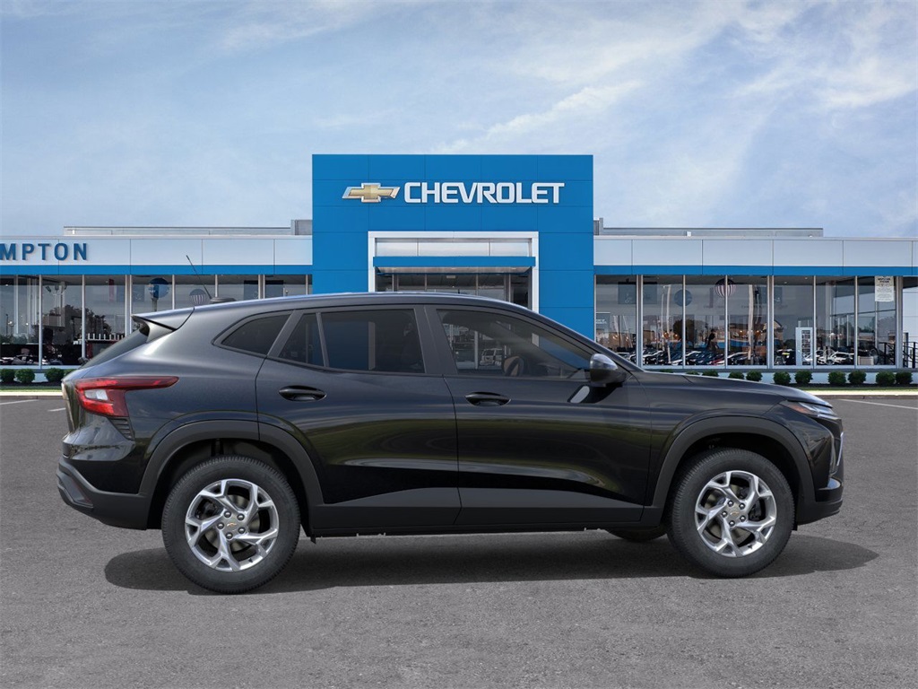 2025 Chevrolet Trax LS SUV FWD 5