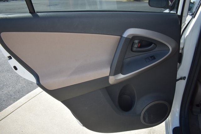 2008 Toyota RAV4 Base photo 9