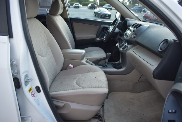 2008 Toyota RAV4 Base photo 16